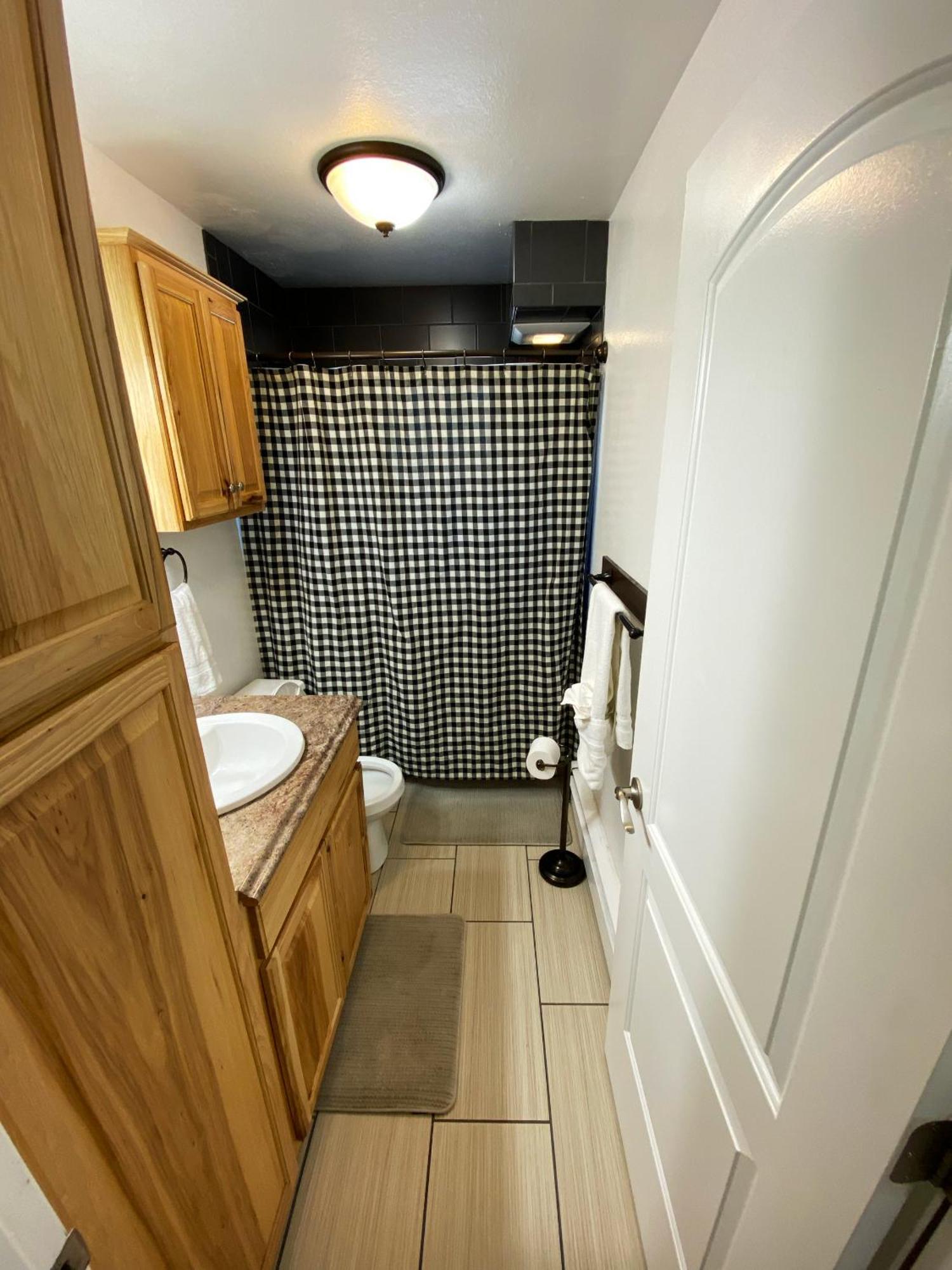 Stay Anchorage! Furnished Two Bedroom Apartments With High Speed Wifi 외부 사진