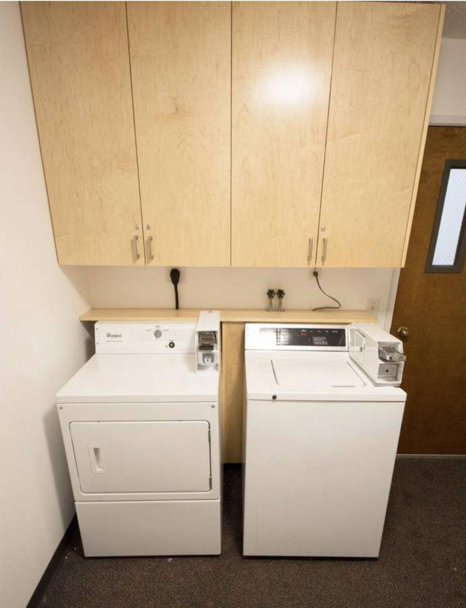 Stay Anchorage! Furnished Two Bedroom Apartments With High Speed Wifi 객실 사진
