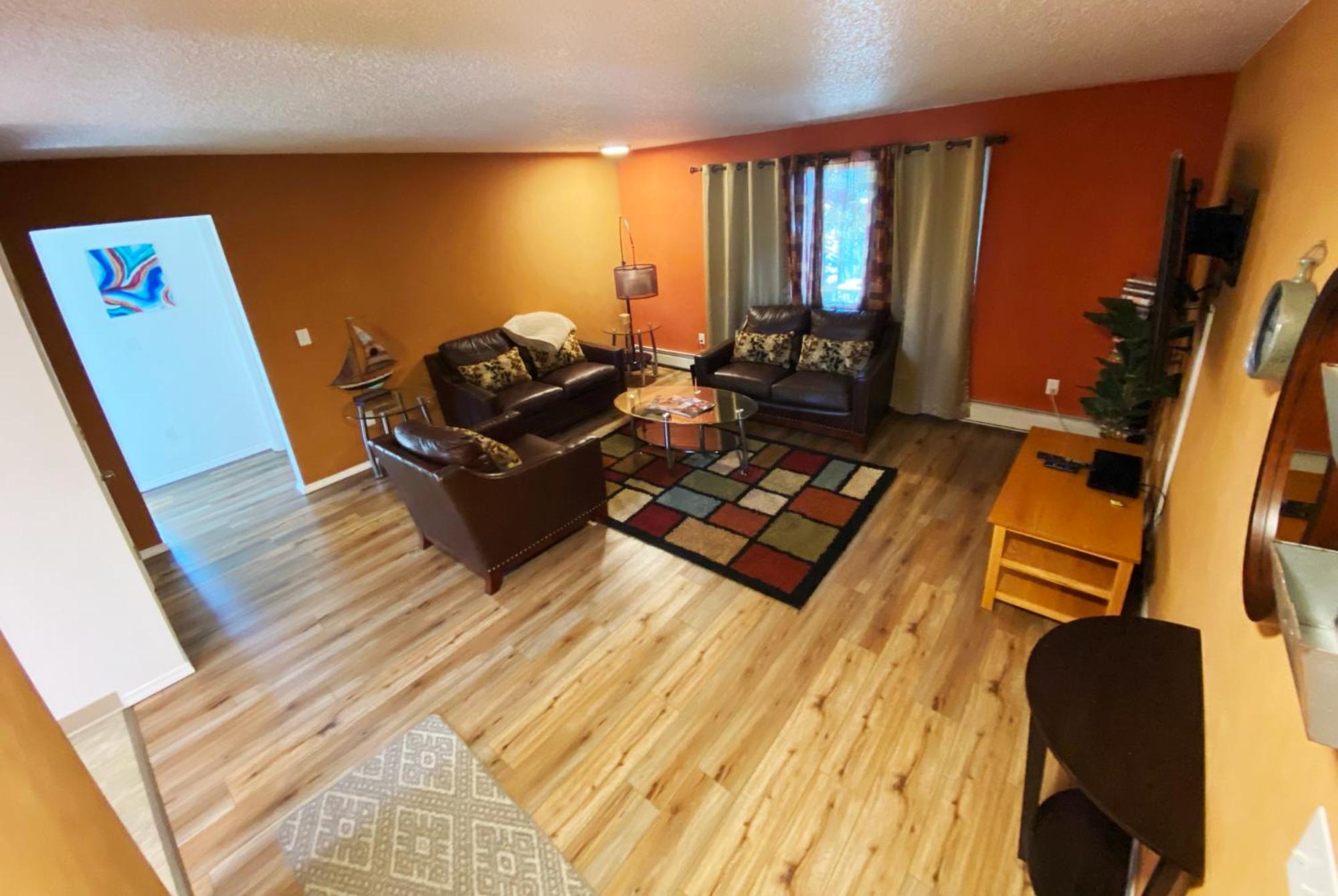 Stay Anchorage! Furnished Two Bedroom Apartments With High Speed Wifi 객실 사진