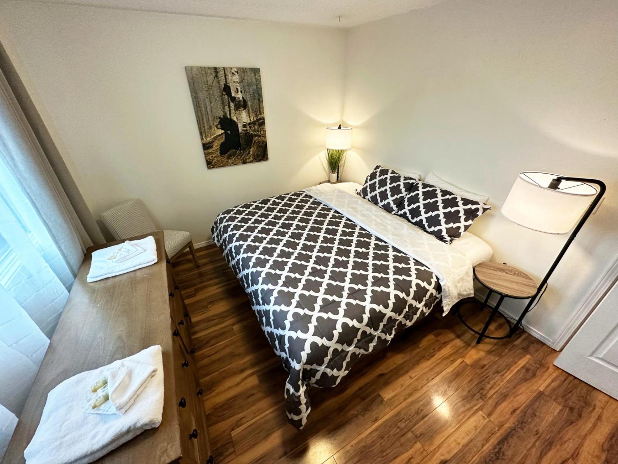 Stay Anchorage! Furnished Two Bedroom Apartments With High Speed Wifi 객실 사진
