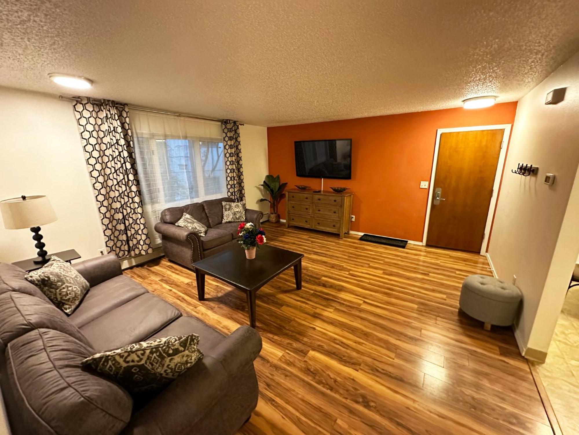 Stay Anchorage! Furnished Two Bedroom Apartments With High Speed Wifi 객실 사진